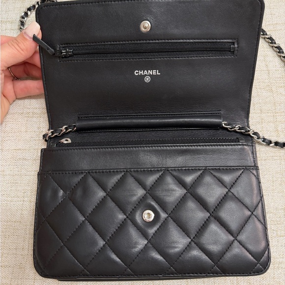 CHANEL LAMBSKIN WALLET ON CHAIN - Picture 13 of 16